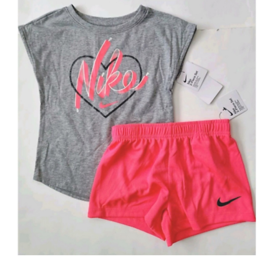Nike Gray and Pink Girls Athletic Outfit - 3T